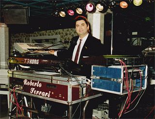 Roberto Ferrari alla discoteca ’Skipper’ di Lonato Roberto Ferrari alla discoteca ’Skipper’ di Lonato