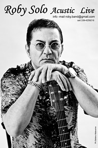 Roberto Ferrari musicista, cantante e solista mantovano